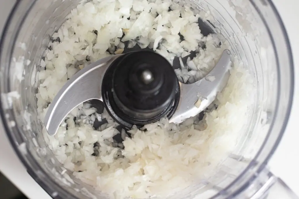 Can you chop onions in a food processor?